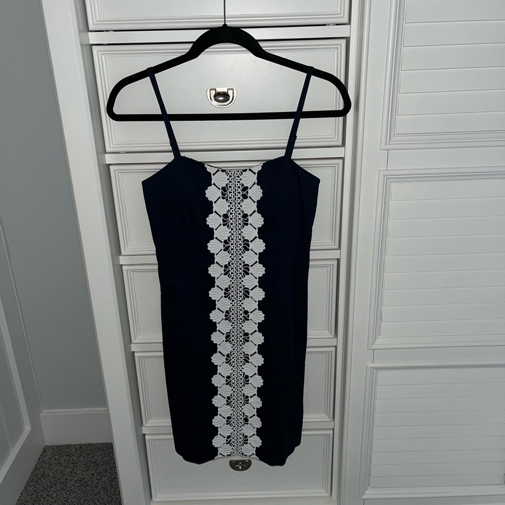 Lilly Pulitzer shift dress. Navy and white - Picture 1 of 3
